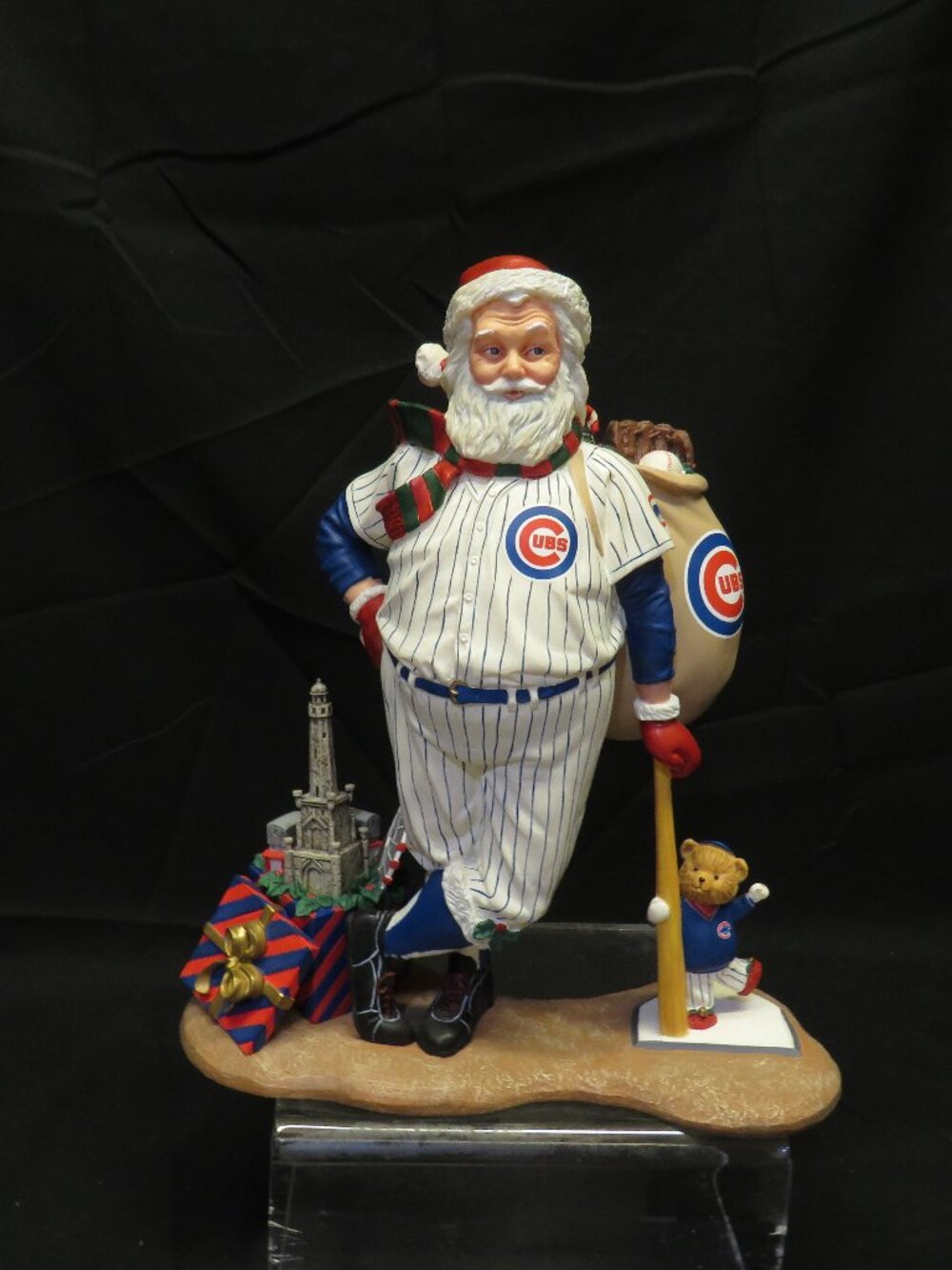 Chicago Cubs Official MLB Santa Claus Christmas Holiday Figurine 2000